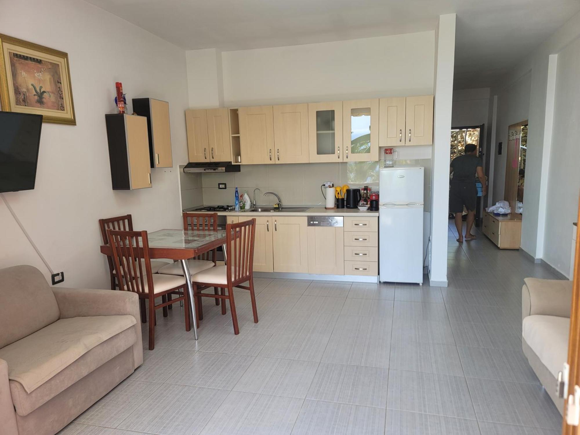 Appartement Newborn With Pool